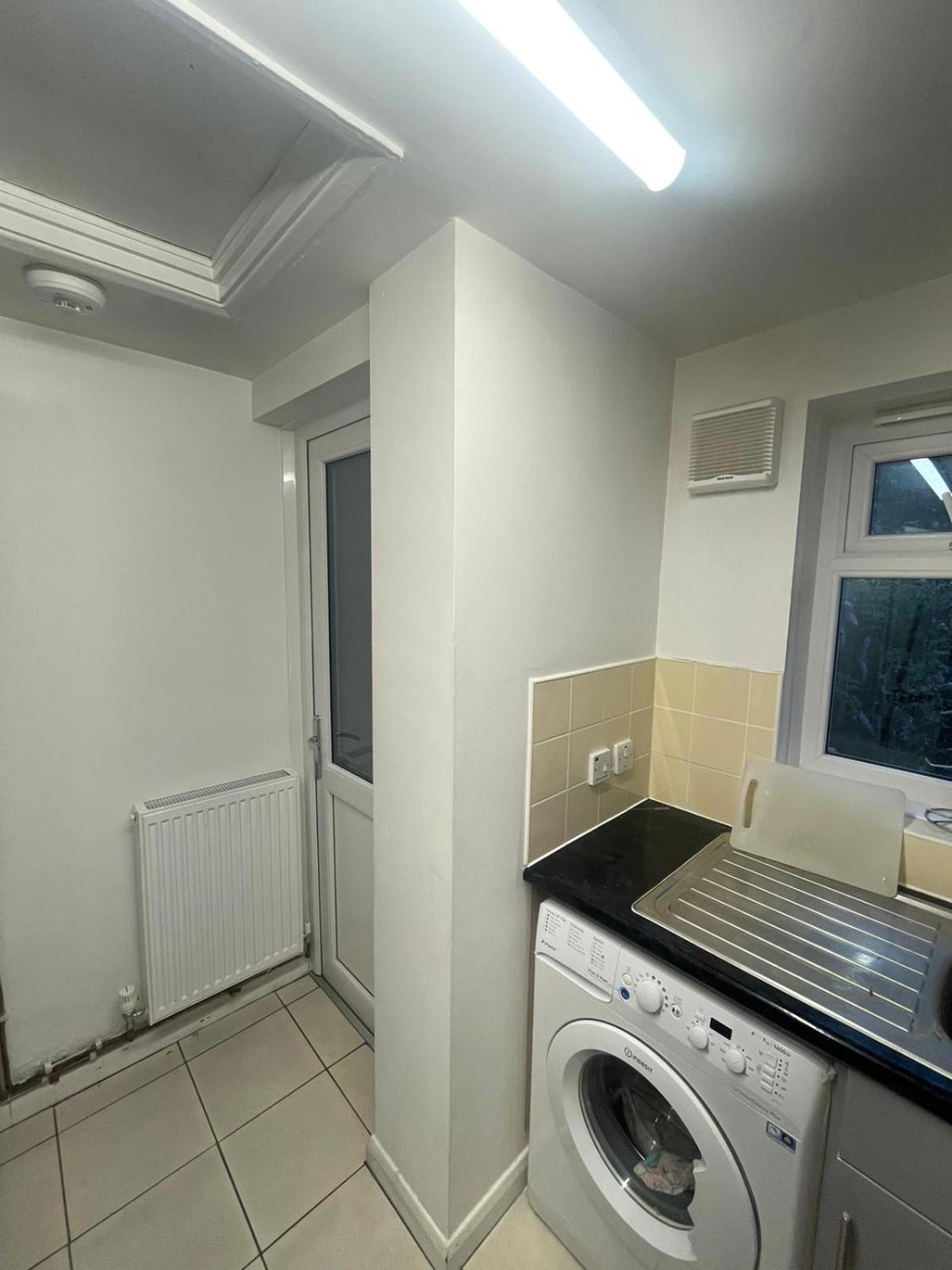 1 Bedroom Cosy Spacious London